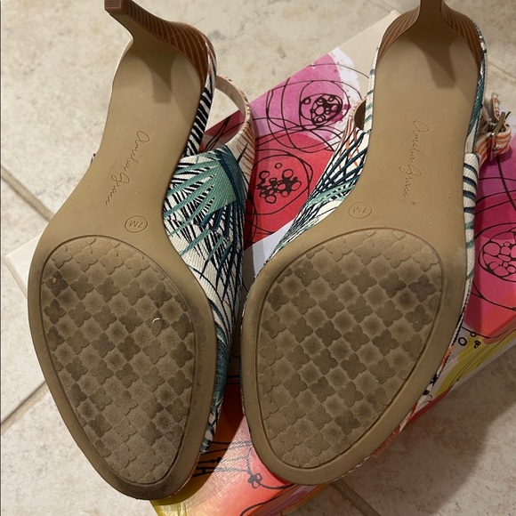 Colorful Patterned Heels - Picture 4 of 4